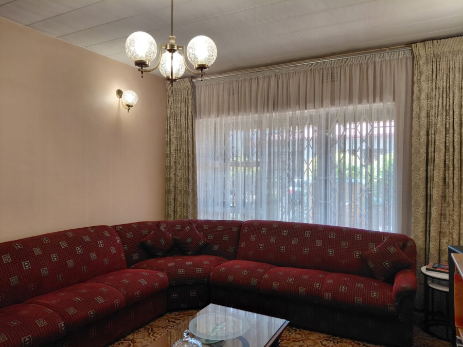 6 Bedroom Property for Sale in Actonville Gauteng