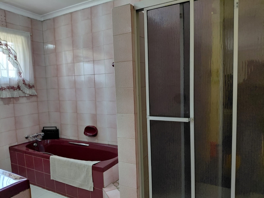 6 Bedroom Property for Sale in Actonville Gauteng