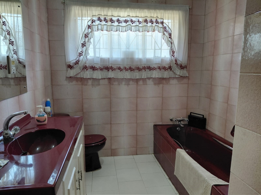 6 Bedroom Property for Sale in Actonville Gauteng