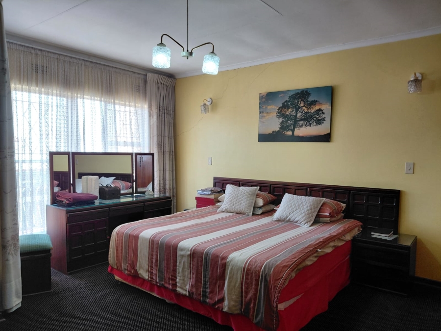 6 Bedroom Property for Sale in Actonville Gauteng