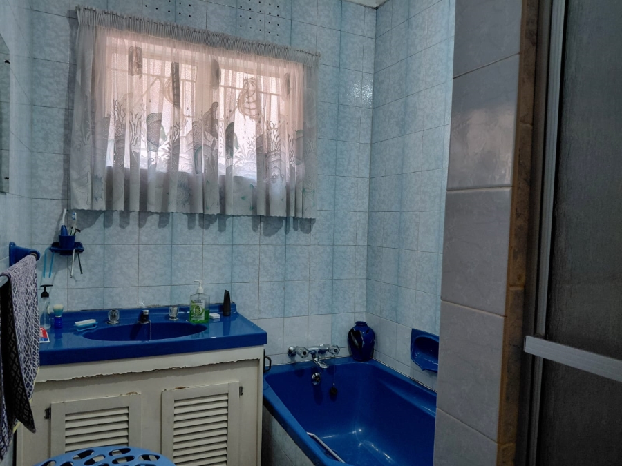 6 Bedroom Property for Sale in Actonville Gauteng