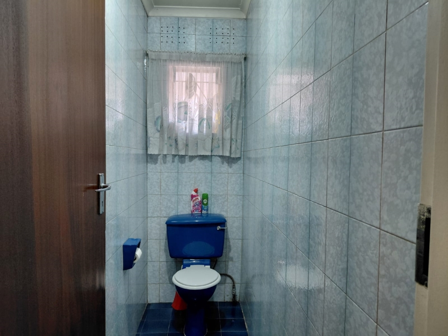 6 Bedroom Property for Sale in Actonville Gauteng