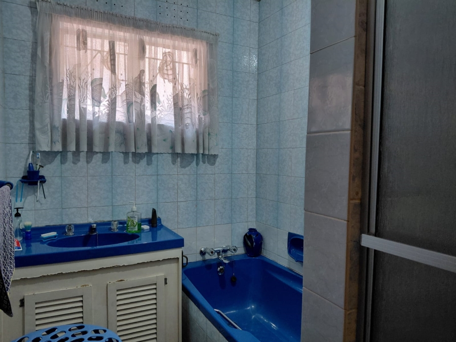 6 Bedroom Property for Sale in Actonville Gauteng