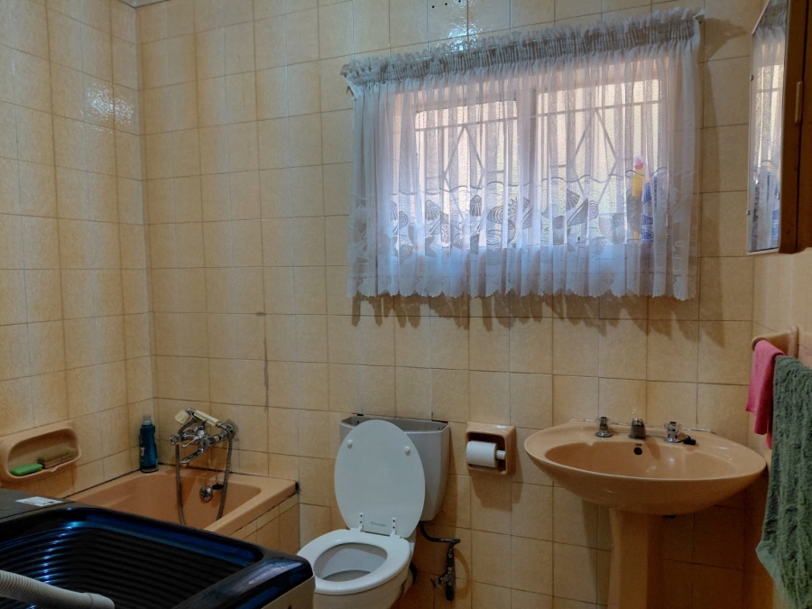 6 Bedroom Property for Sale in Actonville Gauteng