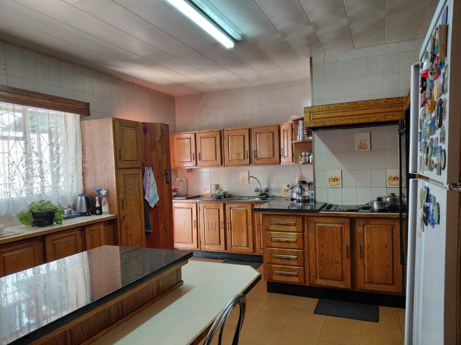 6 Bedroom Property for Sale in Actonville Gauteng