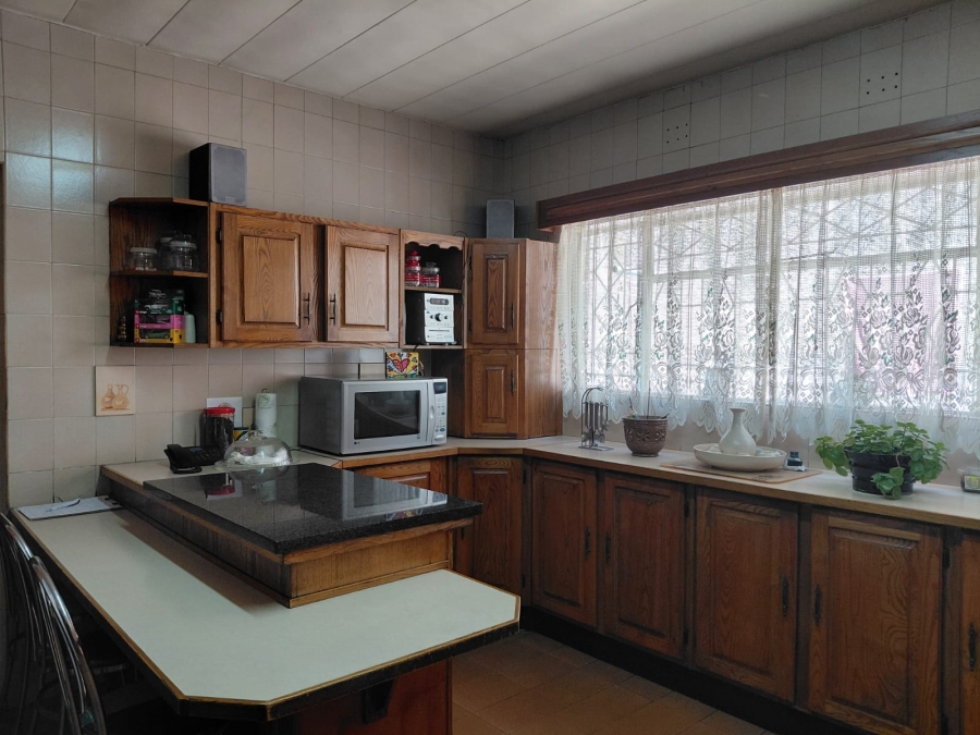 6 Bedroom Property for Sale in Actonville Gauteng