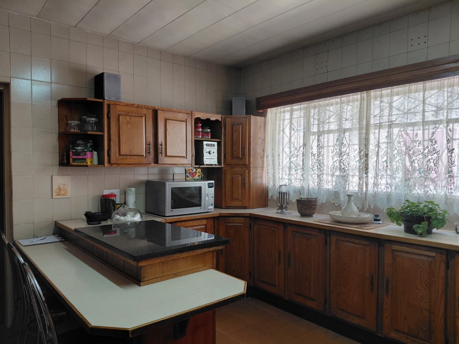 6 Bedroom Property for Sale in Actonville Gauteng