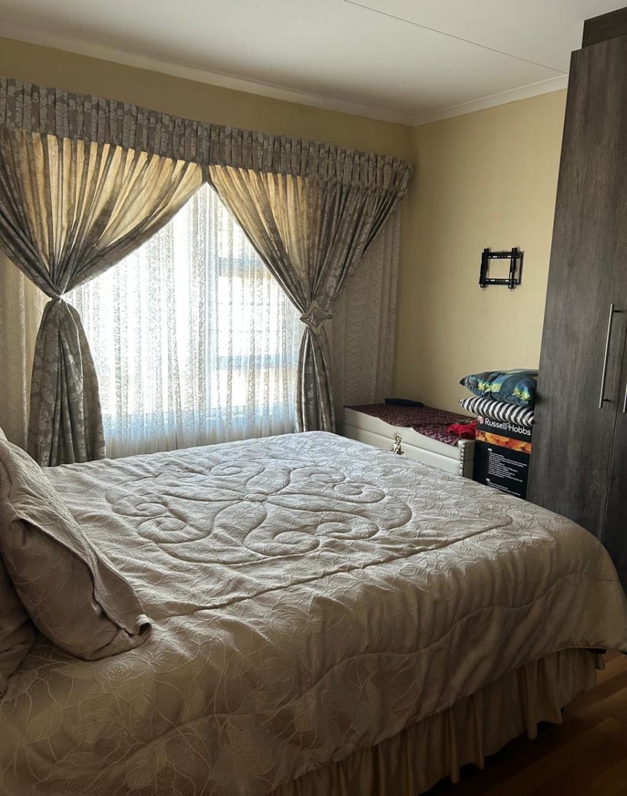 3 Bedroom Property for Sale in Strubenvale Gauteng