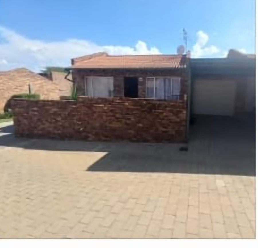2 Bedroom Property for Sale in Birchleigh Gauteng