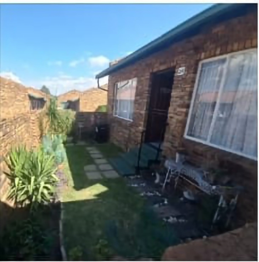 2 Bedroom Property for Sale in Birchleigh Gauteng