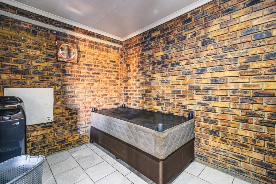 2 Bedroom Property for Sale in Birchleigh Gauteng
