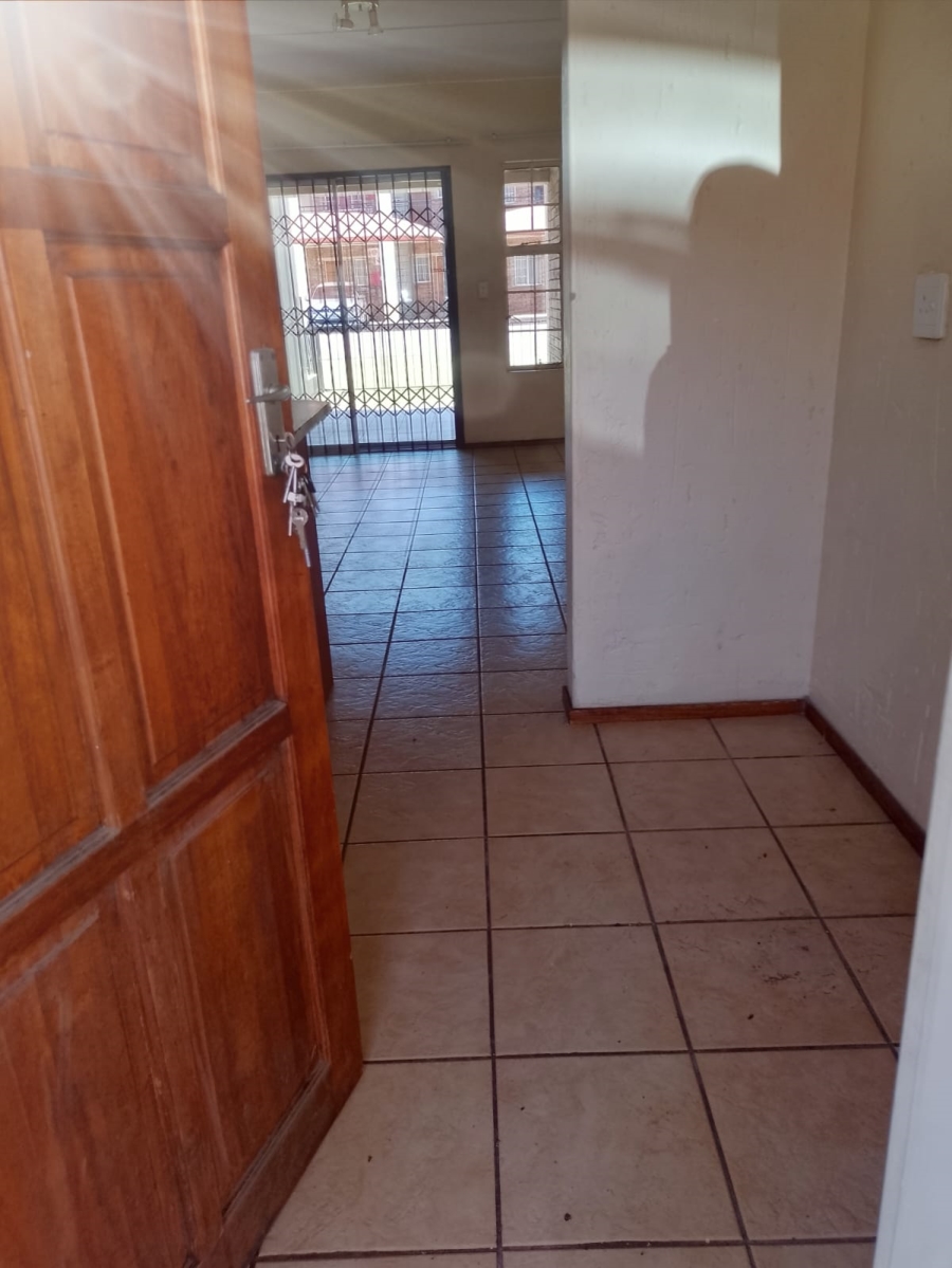 2 Bedroom Property for Sale in Comet Gauteng