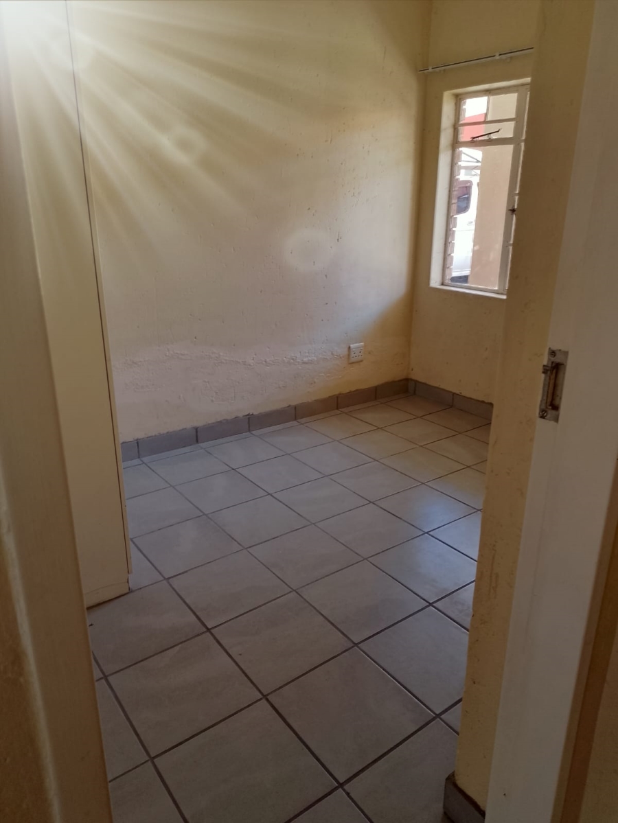 2 Bedroom Property for Sale in Comet Gauteng