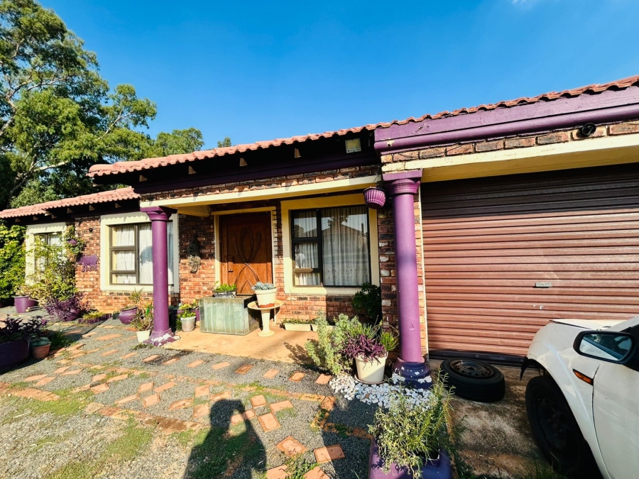 4 Bedroom Property for Sale in Strubenvale Gauteng