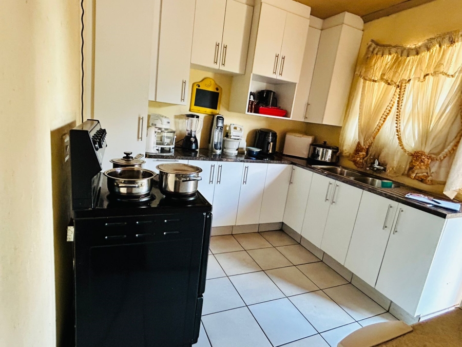 4 Bedroom Property for Sale in Strubenvale Gauteng