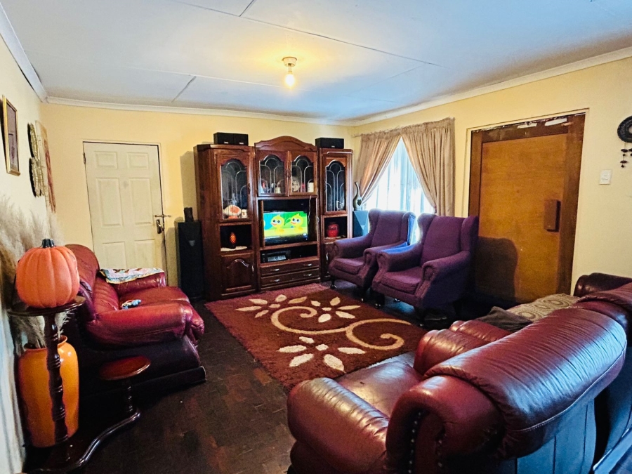 4 Bedroom Property for Sale in Strubenvale Gauteng