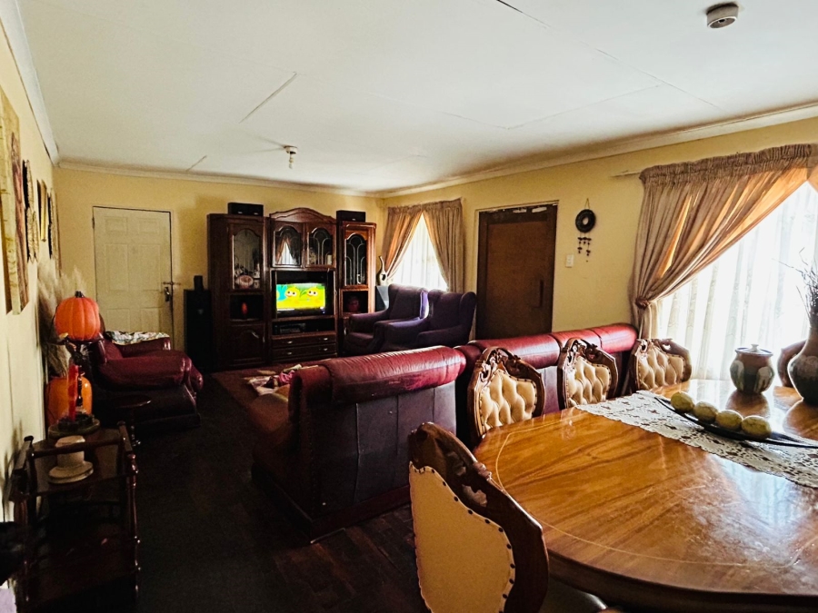 4 Bedroom Property for Sale in Strubenvale Gauteng