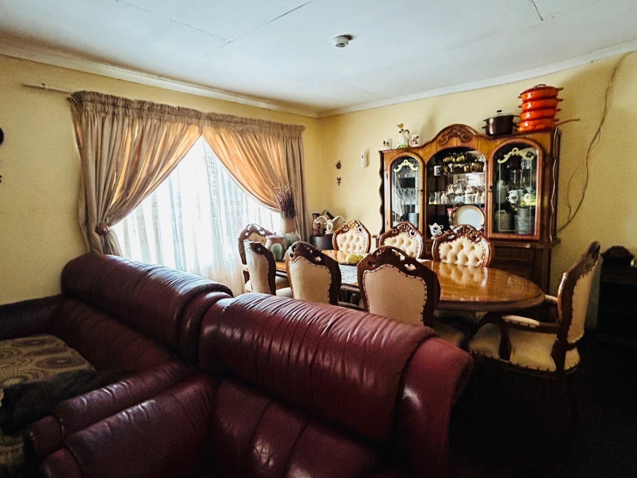 4 Bedroom Property for Sale in Strubenvale Gauteng