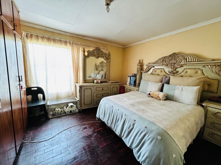 4 Bedroom Property for Sale in Strubenvale Gauteng