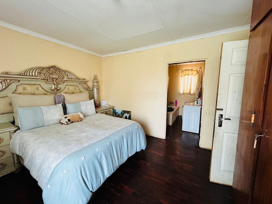 4 Bedroom Property for Sale in Strubenvale Gauteng