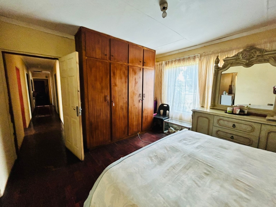 4 Bedroom Property for Sale in Strubenvale Gauteng