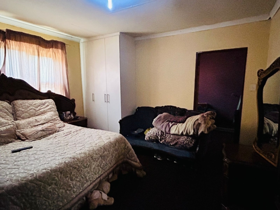 4 Bedroom Property for Sale in Strubenvale Gauteng