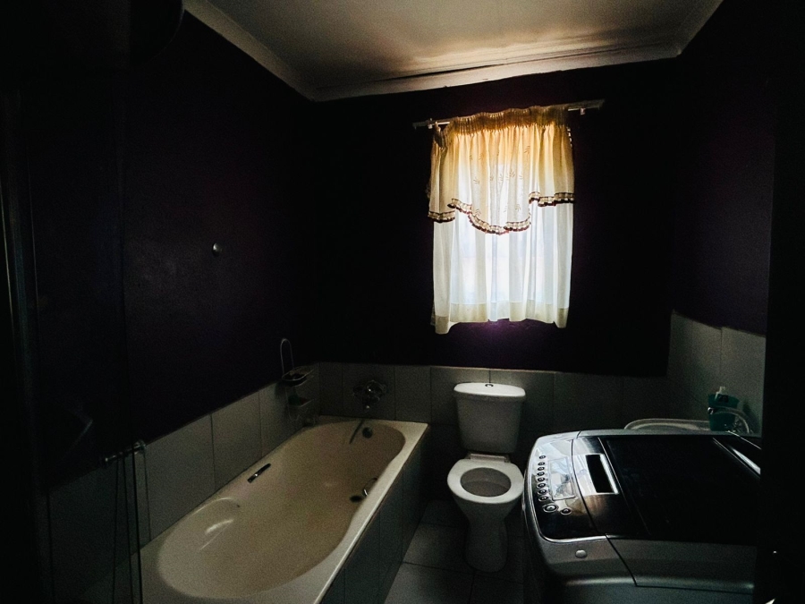 4 Bedroom Property for Sale in Strubenvale Gauteng