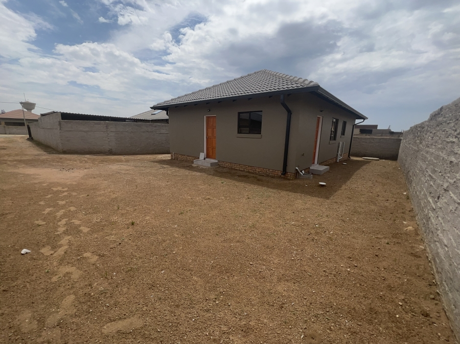 3 Bedroom Property for Sale in Azaadville Gardens Gauteng