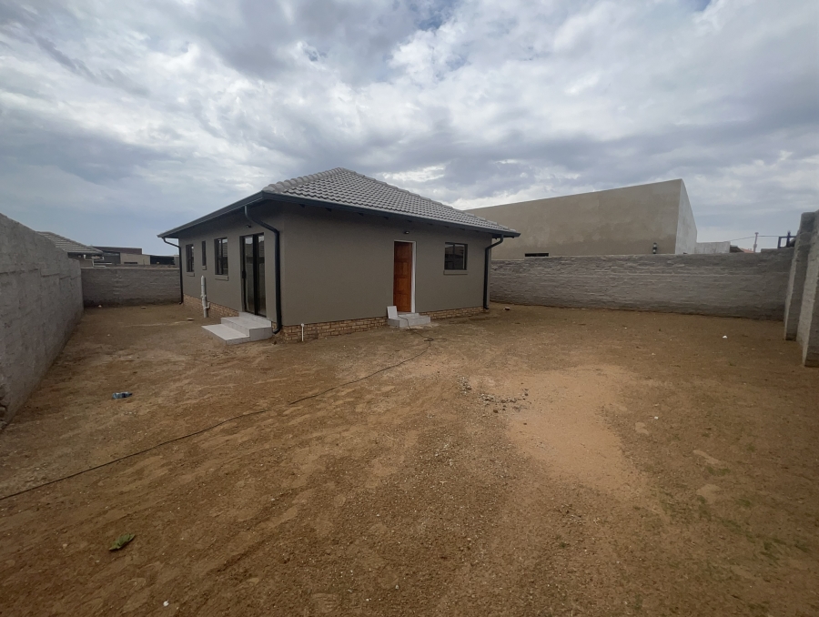 3 Bedroom Property for Sale in Azaadville Gardens Gauteng