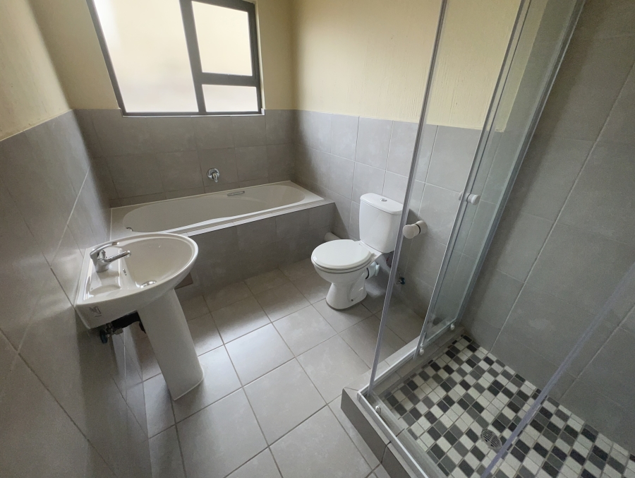 3 Bedroom Property for Sale in Azaadville Gardens Gauteng