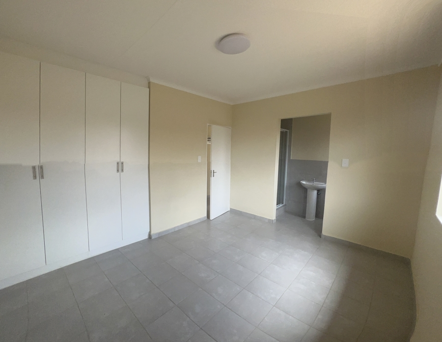 3 Bedroom Property for Sale in Azaadville Gardens Gauteng