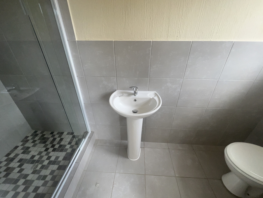 3 Bedroom Property for Sale in Azaadville Gardens Gauteng