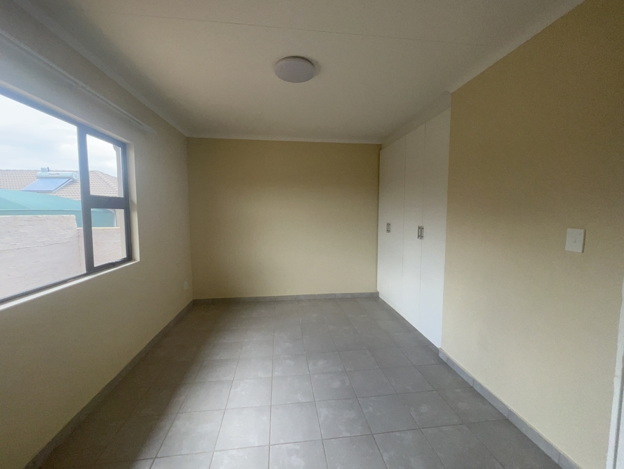 3 Bedroom Property for Sale in Azaadville Gardens Gauteng