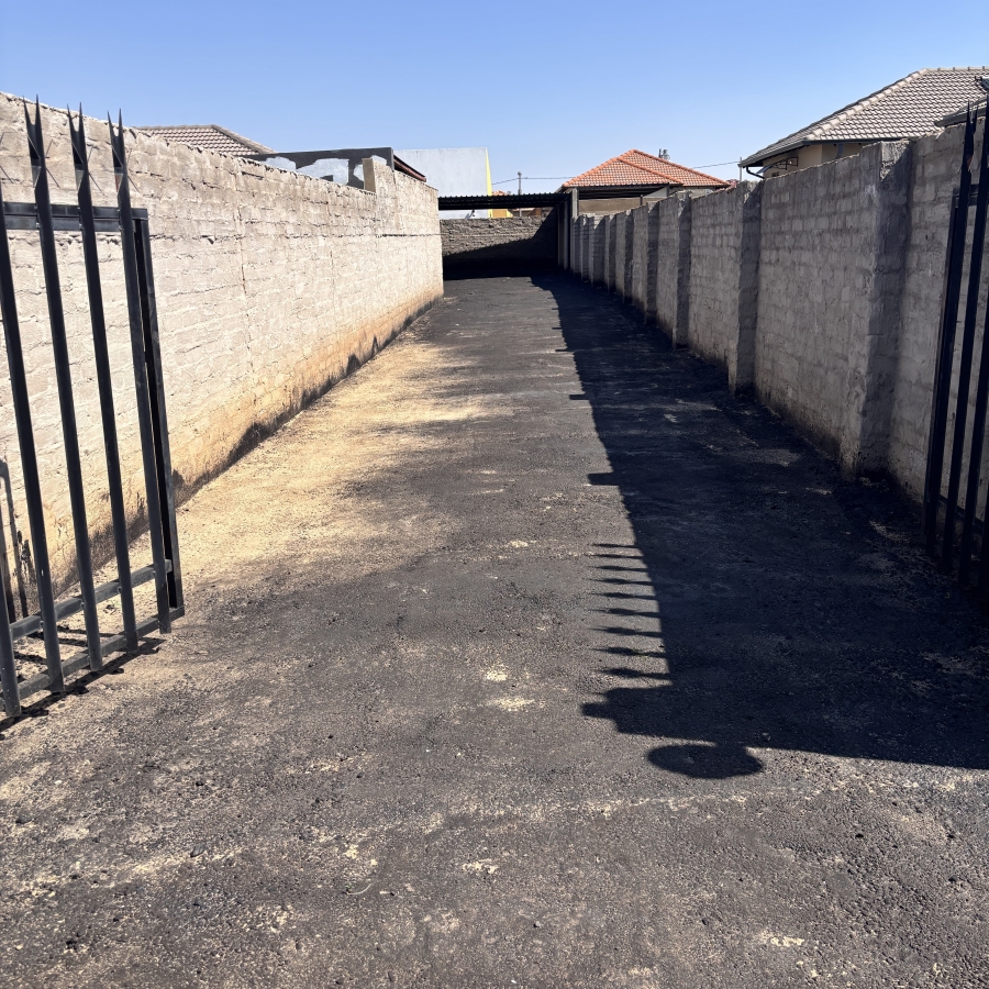 3 Bedroom Property for Sale in Azaadville Gardens Gauteng