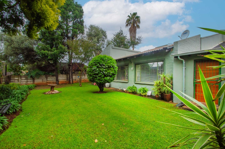 4 Bedroom Property for Sale in Strubensvallei Gauteng