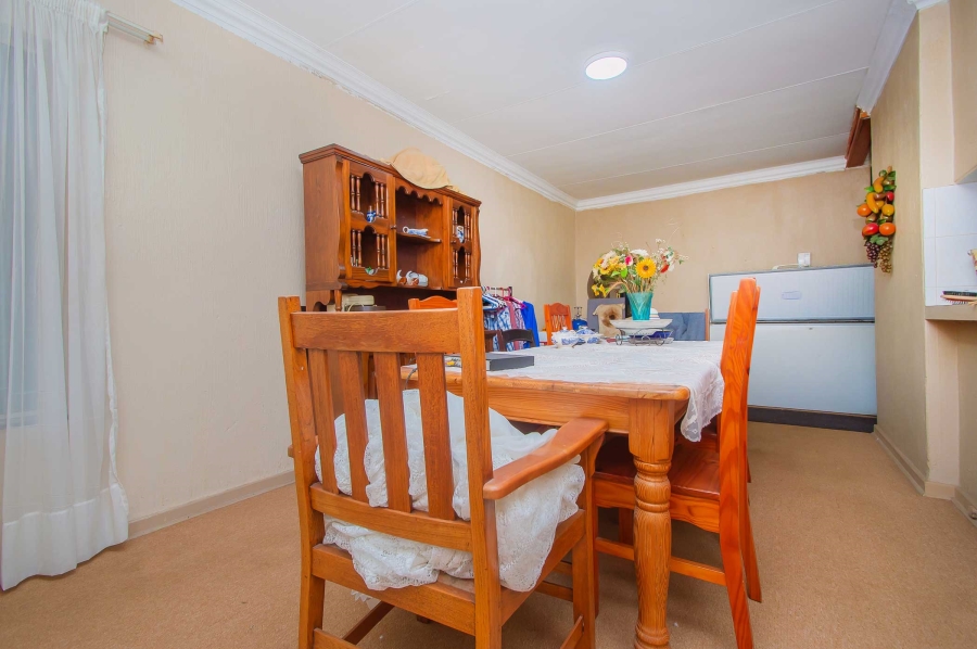 4 Bedroom Property for Sale in Strubensvallei Gauteng