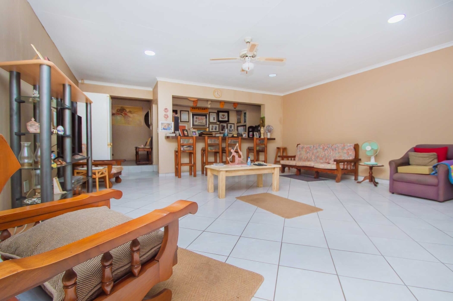 4 Bedroom Property for Sale in Strubensvallei Gauteng