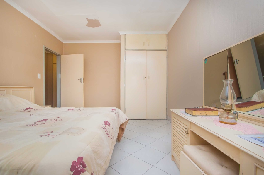 4 Bedroom Property for Sale in Strubensvallei Gauteng