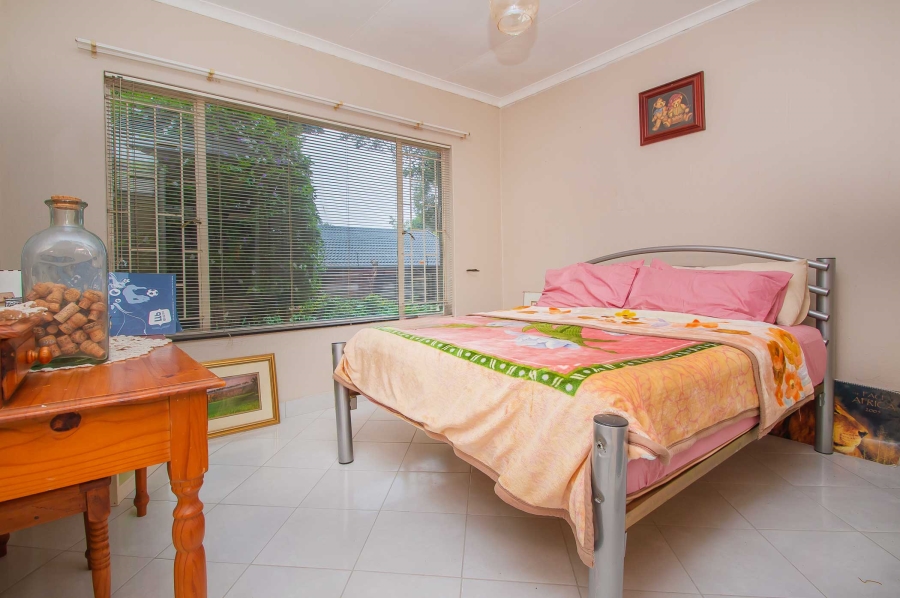 4 Bedroom Property for Sale in Strubensvallei Gauteng