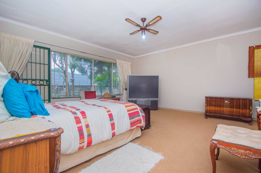 4 Bedroom Property for Sale in Strubensvallei Gauteng