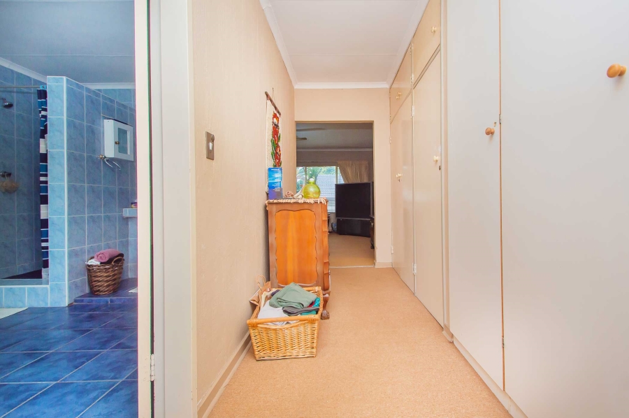 4 Bedroom Property for Sale in Strubensvallei Gauteng