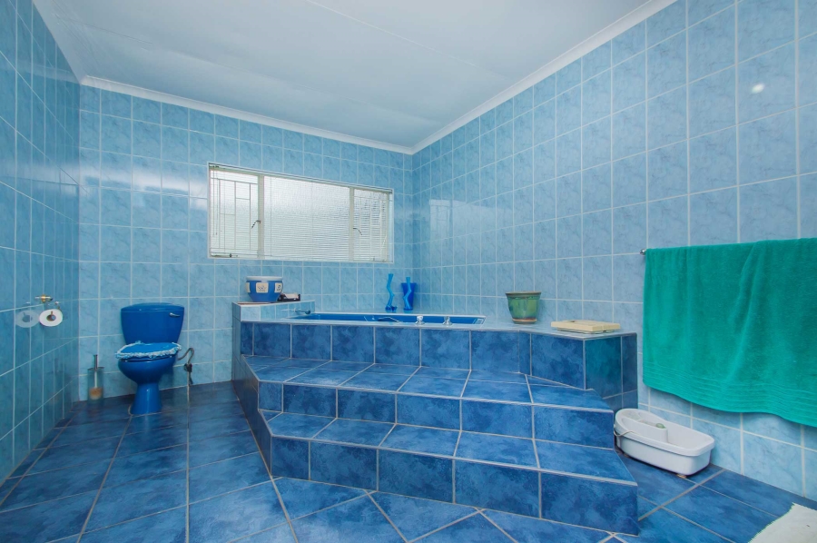 4 Bedroom Property for Sale in Strubensvallei Gauteng