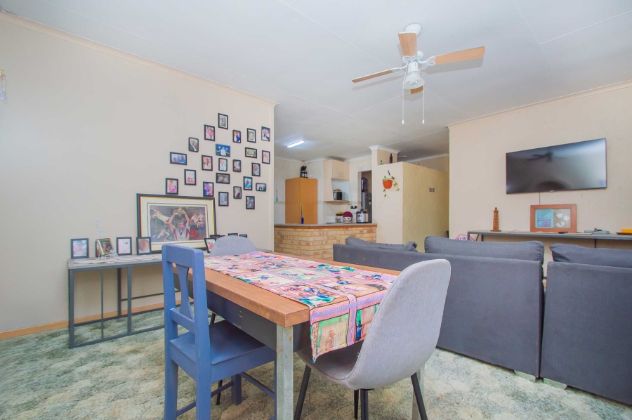 4 Bedroom Property for Sale in Strubensvallei Gauteng