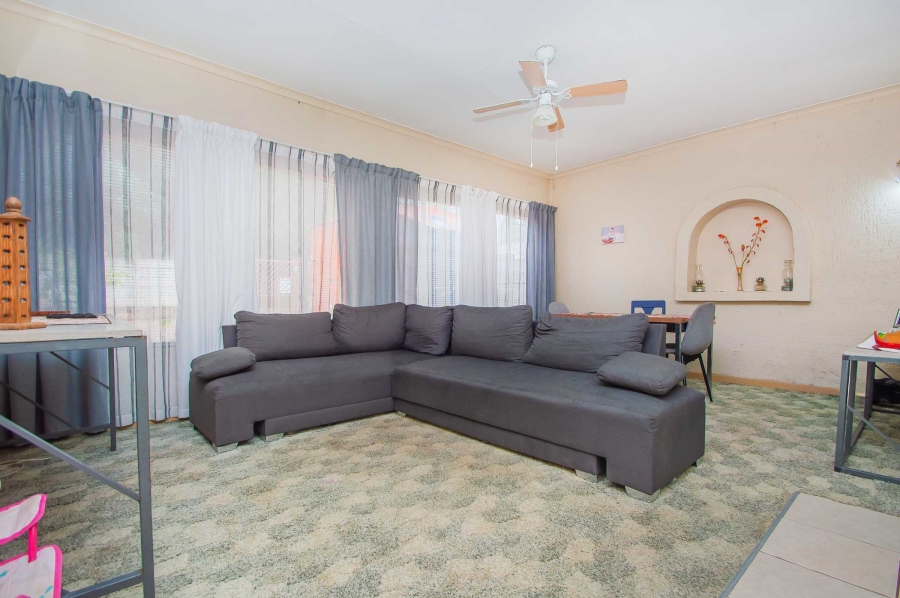 4 Bedroom Property for Sale in Strubensvallei Gauteng