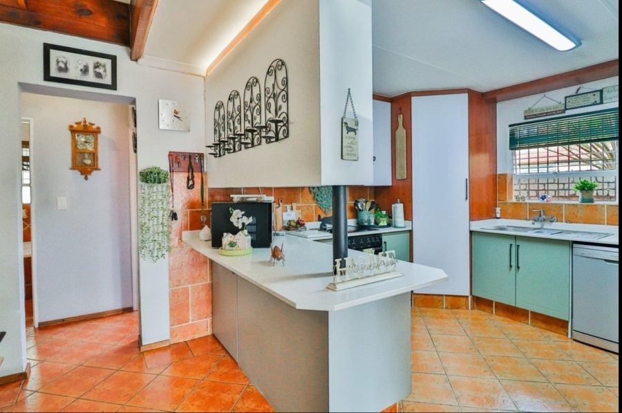 3 Bedroom Property for Sale in Glen Marais Gauteng