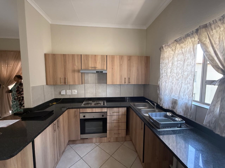 2 Bedroom Property for Sale in Goedeburg Gauteng