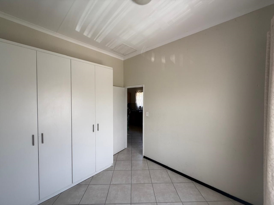2 Bedroom Property for Sale in Goedeburg Gauteng