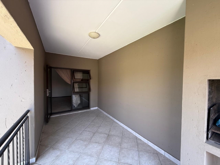 2 Bedroom Property for Sale in Goedeburg Gauteng