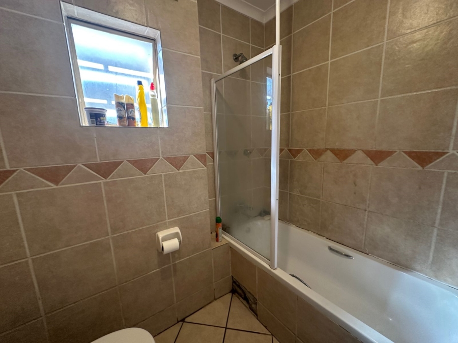 2 Bedroom Property for Sale in Noordhang Gauteng