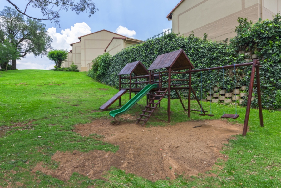 2 Bedroom Property for Sale in Primrose Hill Gauteng